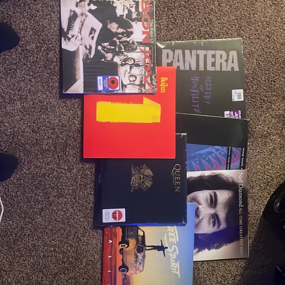 7 records - Picture 1 of 1